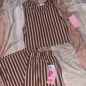 Brand New matching set loose pants with crop top